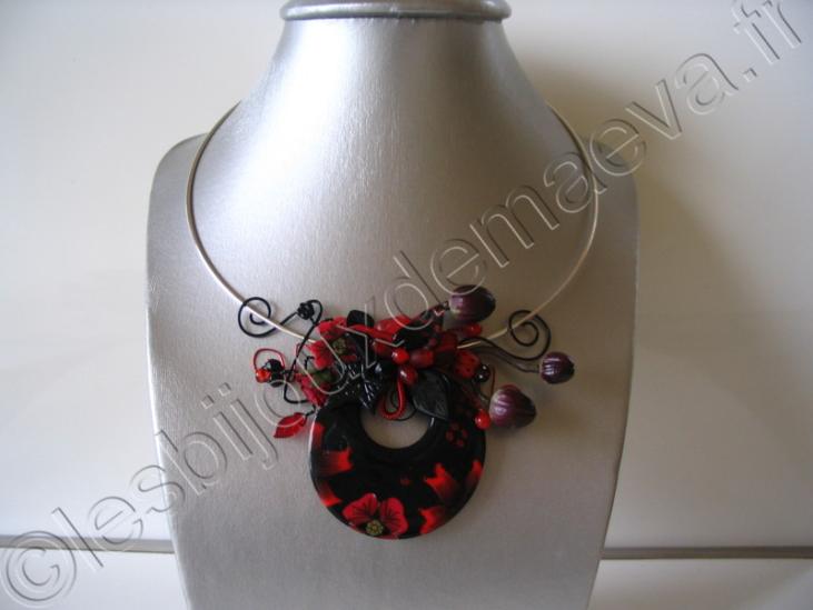Collier fantaisie artisanal rouge et noir