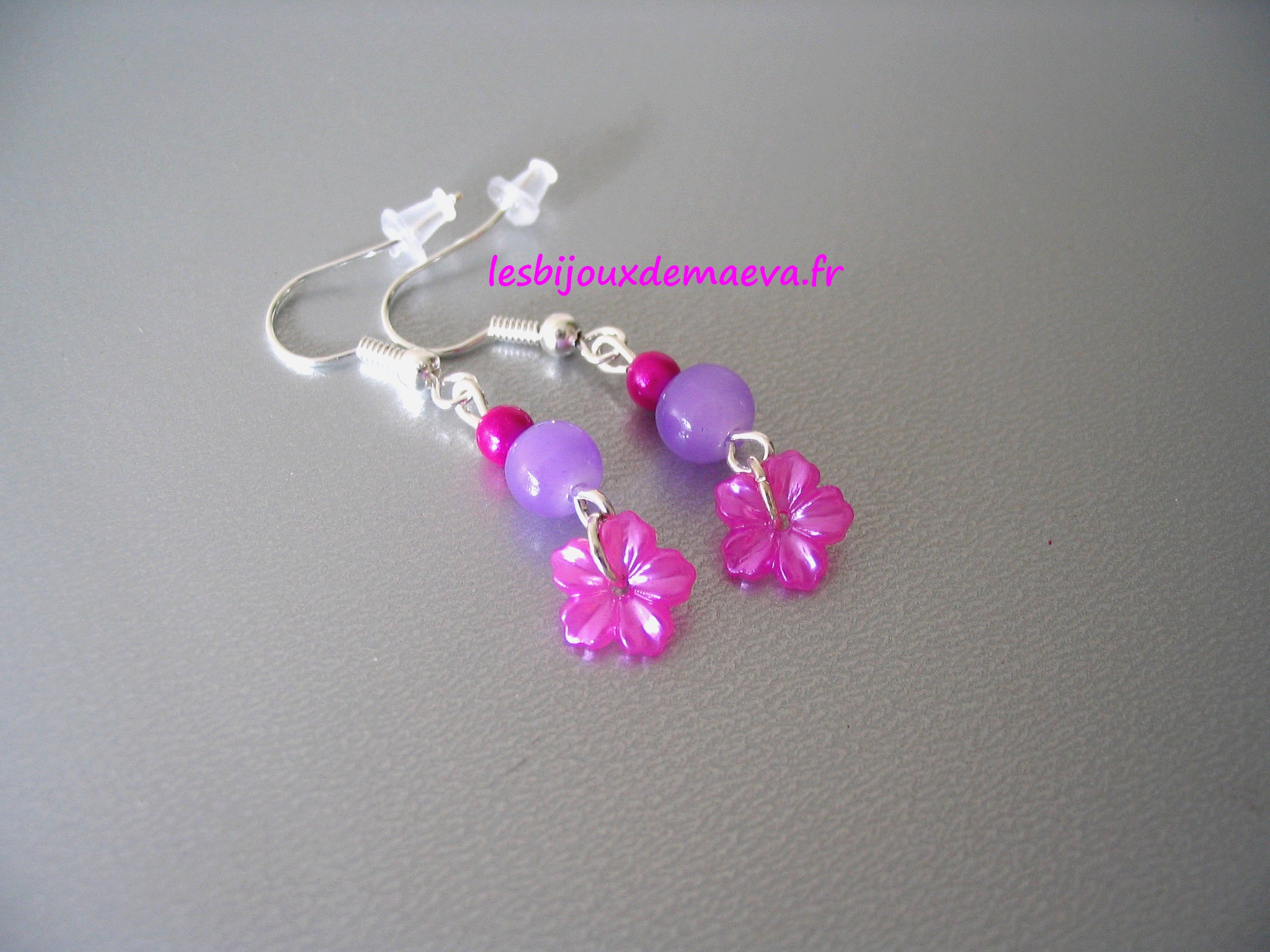 Boucles d'oreilles fillette mini fleur fushia